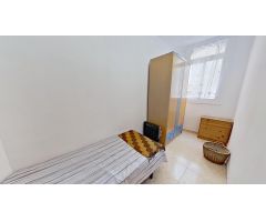 Piso muy cuadrado para entrar a vivir, exterior con balcón