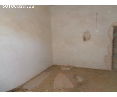 TERRENO CON CASA PARA REFORMAR
