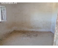 TERRENO CON CASA PARA REFORMAR