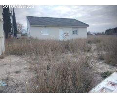 CASA CON TERRENO EN EL PARAJE