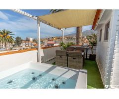 Lujo en Puerto de la Cruz: Apartamento de 2 habitaciones con terraza de ensueño