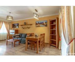 Vida exclusiva cerca del campo de golf y la playa: casa adosada en Buenavista