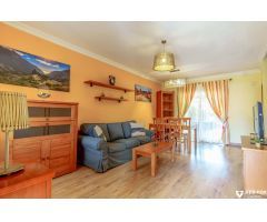 Vida exclusiva cerca del campo de golf y la playa: casa adosada en Buenavista