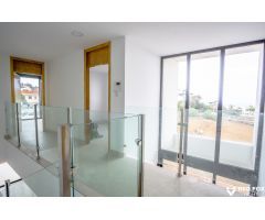 Lujosa casa adosada a estrenar en La Quinta