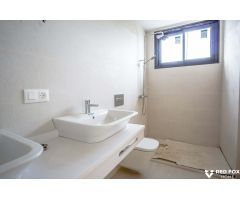 Lujosa casa adosada a estrenar en La Quinta