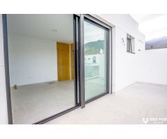 Lujosa casa adosada a estrenar en La Quinta