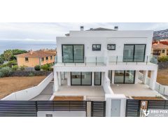 Lujosa casa adosada a estrenar en La Quinta