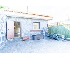 Amplia casa dividida en 3 viviendas independientes y una Casa de Invitados