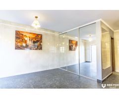 Amplia casa dividida en 3 viviendas independientes y una Casa de Invitados