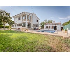 MODERNO Y LUMINOSO CHALET UNIFAMILIAR EN UNA ZONA TRANQUILA DE PALMA