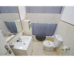 ¡Vive la magia del centro de Jerez en este encantador dúplex de 2 habitaciones!