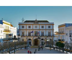 *Casa Convertida en Tres Apartamentos en Plaza España, Medina Sidonia. ¡30% de RENTABILIDAD!*