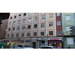 PISO VENTA CALLE PADRE CLARET, 4 DORMITORIOS. ASCENSOR.