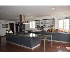 ESPECTACULAR CHALET CERCANO AL HOSPITAL