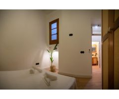 VIVIENDA DE DISEÑO DE TRES DORMITORIOS Y DOS BAÑOS ZONA LA VIÑA