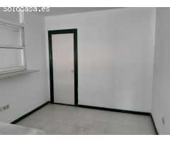 Local y nave de procedencia bancaria