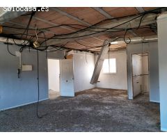 Local y nave de procedencia bancaria