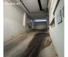 Plaza de garaje para coche pequeño en paseo marítimo