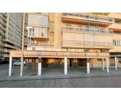 IMPONENTE LOCAL A PIE DE PLAYA CON LICENCIA PARA USO DE HOSTELERÍA