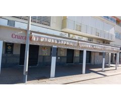 IMPONENTE LOCAL A PIE DE PLAYA CON LICENCIA PARA USO DE HOSTELERÍA