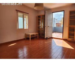 Dos casas en una: oportunidad única en zona céntrica y luminosa