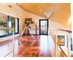 Magnífica casa en venta con jardín, vistas y piscina en Vallvidrera!!!