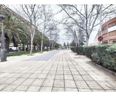 Plaza de Aparcamiento, Paseo San Gregorio