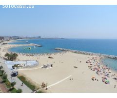 Apartamento situado en primera línea de la playa en el Passeig Josep Mundet