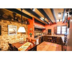 Casa en el centro peatonal, estilo rústico, totalmente rehabilitada