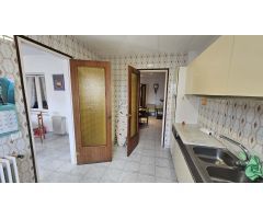 Vivienda en planta baja, 2 pisos independientes, para reformar, situada al lado de la Ronda Nord.