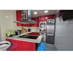 Casa muy céntrica con 2 viviendas independientes, garaje, jardín, terraza.