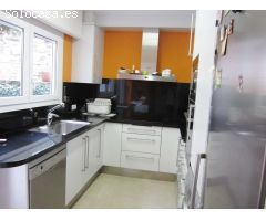 Vivienda tipo dúplex situada a 300 metros del Paseo del Mar.