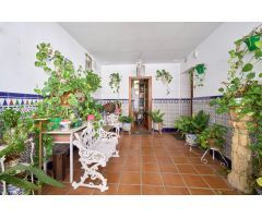 AMPLIA CASA EN EL CENTRO DE JEREZ, ZONA SAN LUCAS