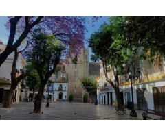 SE VENDE AMPLIO PISO EN PLENO CENTRO