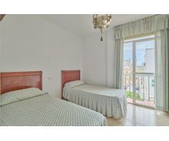 AMPLIO PISO DE 4 DORMITORIOS CON GARAJE EN EL CENTRO DE JEREZ