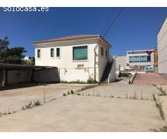 Se vende parcela con nave