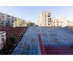 ático duplex para reformar por completo en un edificio emblemático en Valencia