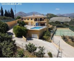 Chalet en Alquiler en Callosa dEn Sarria, Alicante