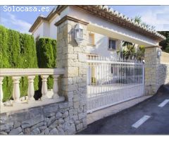 Chalet en Alquiler en Calpe / Calp, Alicante