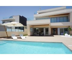Chalet en Venta en Dehesa de campoamor, Alicante