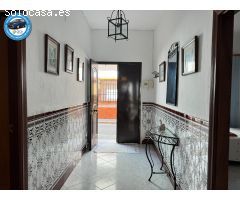 Bajo con Amplia Terraza y Múltiples Posibilidades en Chipiona