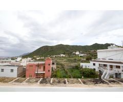 EMBLEMÁTICA VIVIENDA DE ESTILO TRADICIONAL EN ENTORNO NATURAL