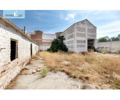 Casa con terreno en el centro de Churriana de la Vega