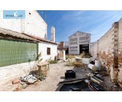 Casa con terreno en el centro de Churriana de la Vega