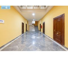 LOCAL COMERCIAL de 210 EN GRANADA.