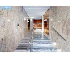 Magnifico piso u oficina en pleno centro de Granada.