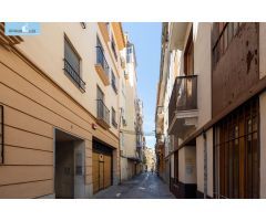 PLAZA DE GARAJE JUNTO A ALHAMAR Y CORTE INGLÉS.
