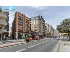 PLAZA DE GARAJE JUNTO A ALHAMAR Y CORTE INGLÉS.