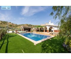 Estupendo chalet con apartamento y piscina en Salar