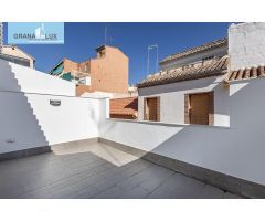Vivienda junto a plaza Mariana Pineda